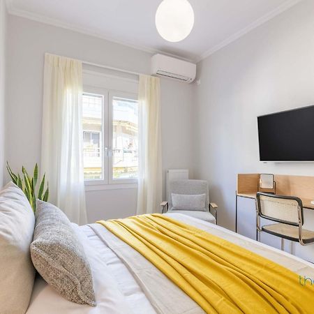 Sun-Splashed 2-Bdr Corner Apartment With Hillside Views! Athens Luaran gambar