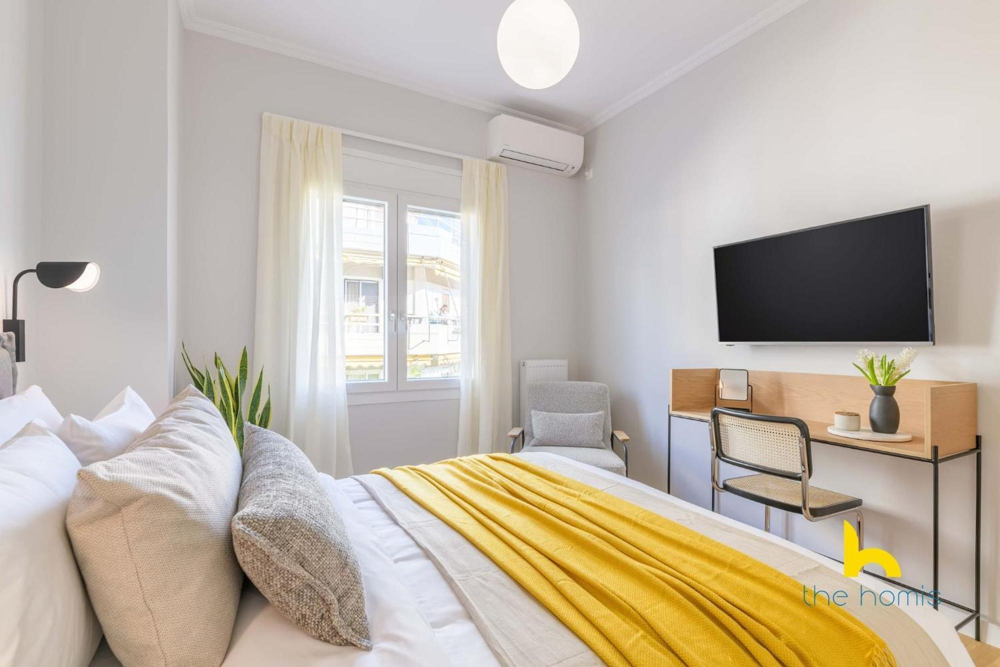 Sun-Splashed 2-Bdr Corner Apartment With Hillside Views! Athens Luaran gambar